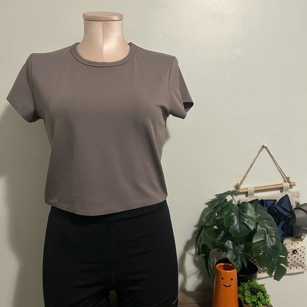 Uniqlo AIRism Grey Soft Cropped T-Shirt - Medium